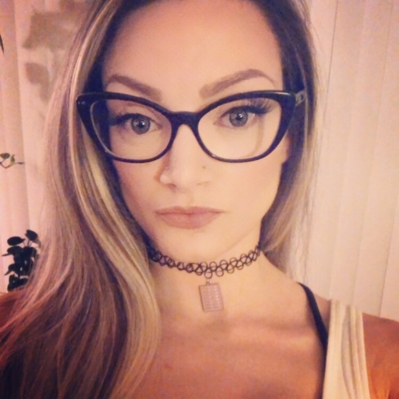 Meet your seller/buyer! ♠️🌈🐩💅🧟‍♀️🦄 - Picture 4 of 6